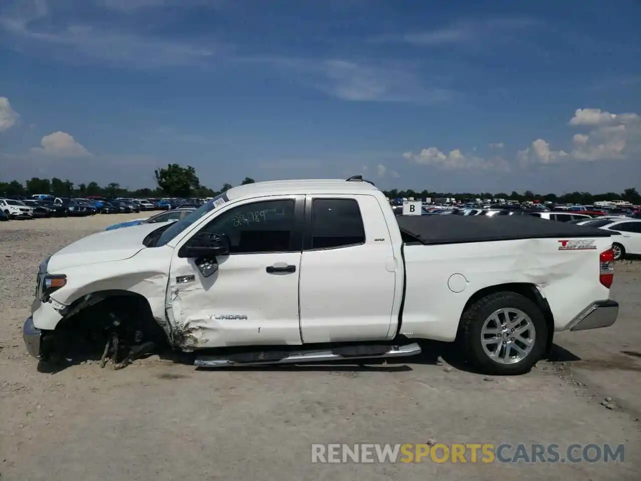 9 Photograph of a damaged car 5TFRY5F10LX257264 TOYOTA TUNDRA 2020