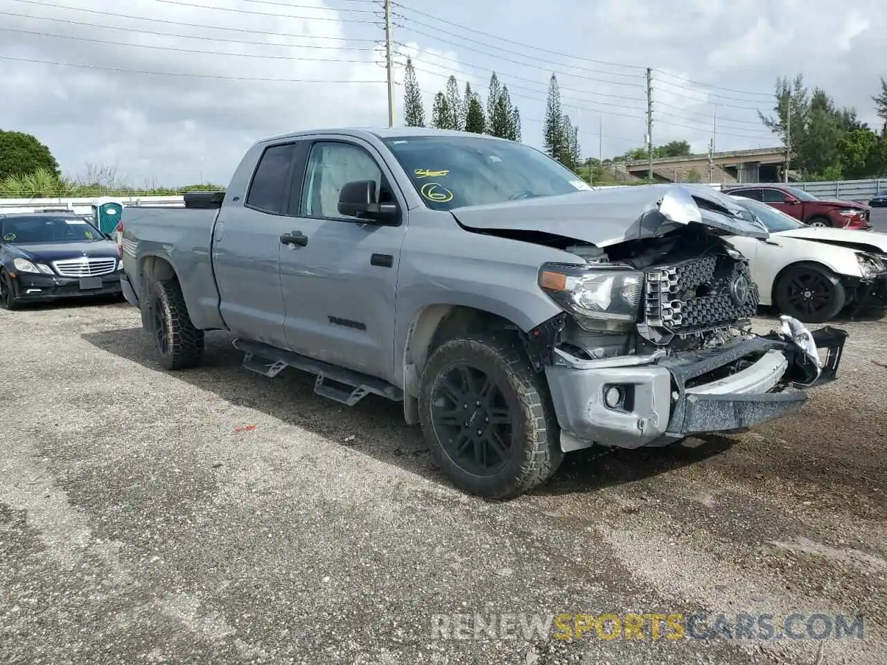 1 Photograph of a damaged car 5TFRY5F10LX270709 TOYOTA TUNDRA 2020