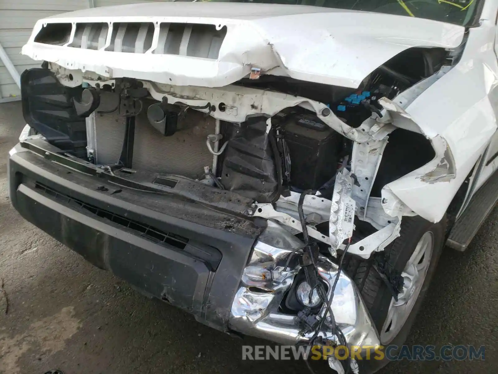 9 Photograph of a damaged car 5TFRY5F11LX266345 TOYOTA TUNDRA 2020