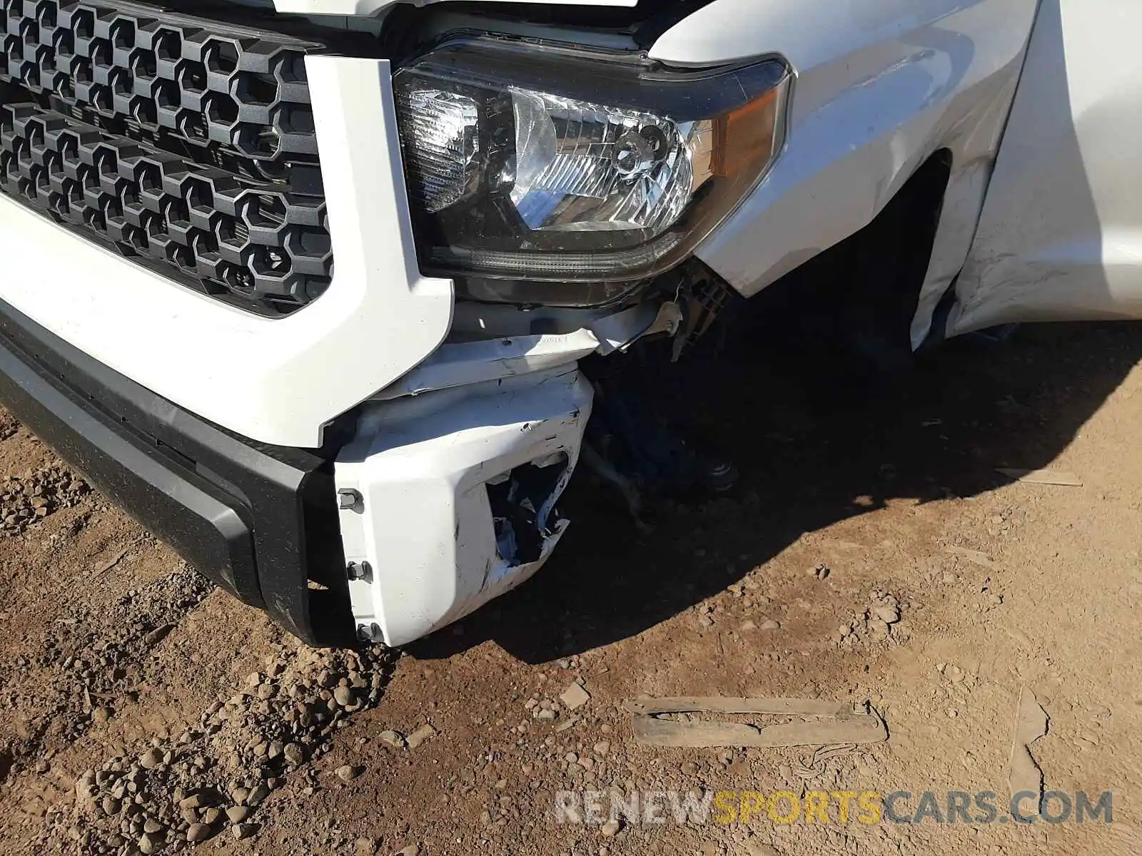 9 Photograph of a damaged car 5TFRY5F12LX267892 TOYOTA TUNDRA 2020