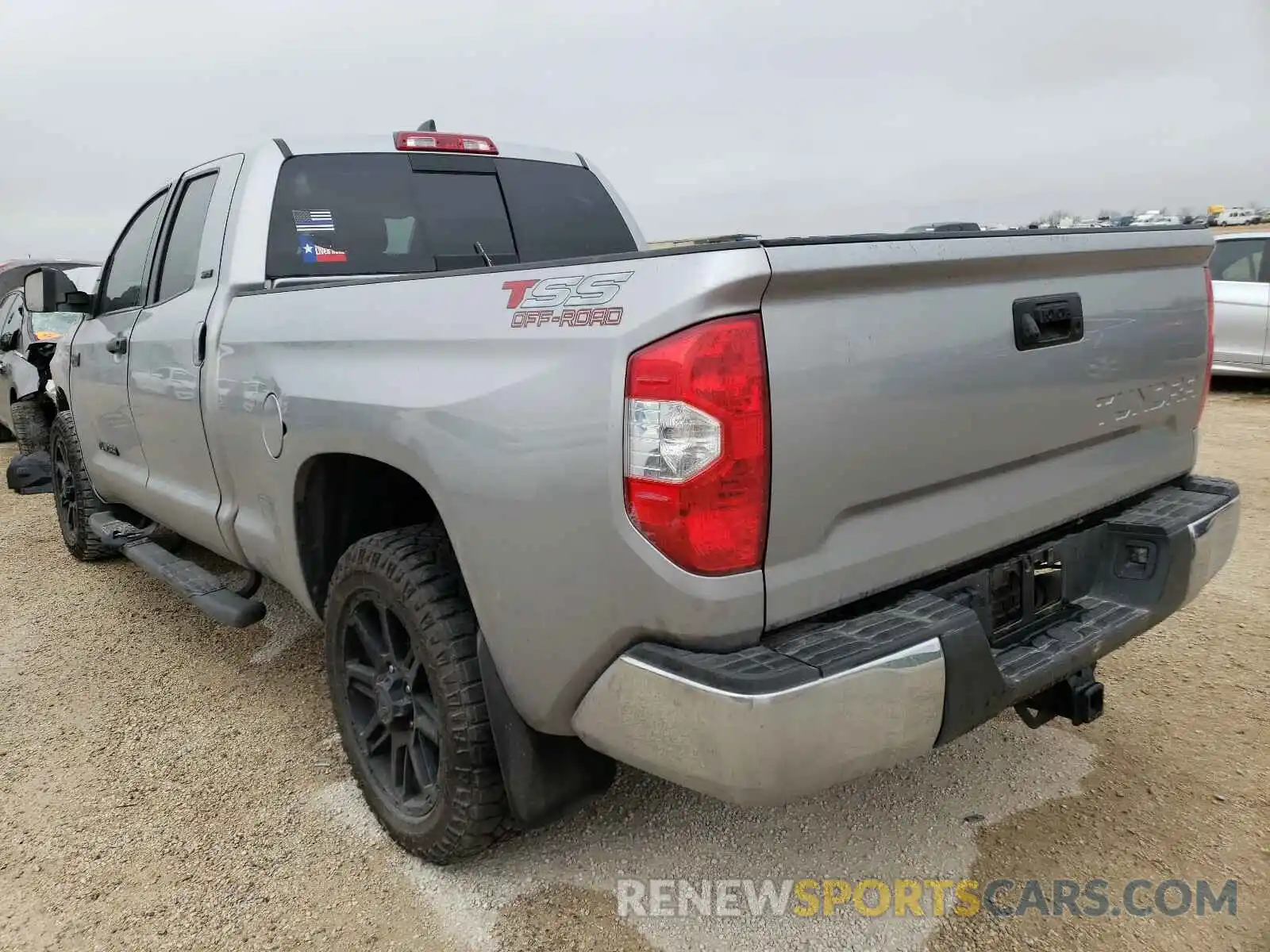 3 Photograph of a damaged car 5TFRY5F13LX259672 TOYOTA TUNDRA 2020