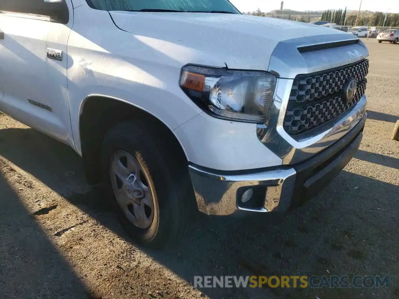 9 Photograph of a damaged car 5TFRY5F14LX266887 TOYOTA TUNDRA 2020