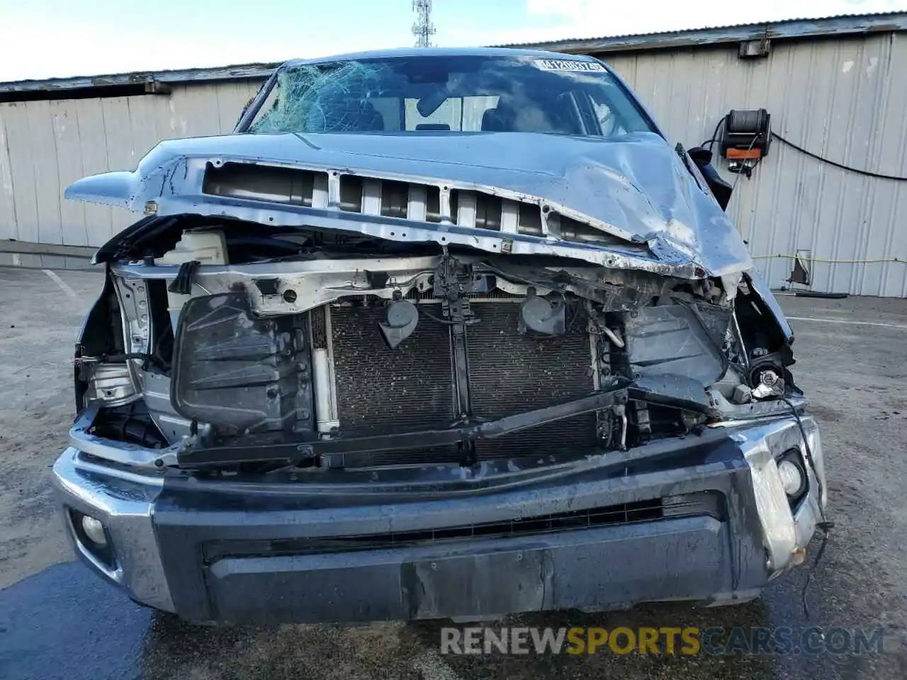 5 Photograph of a damaged car 5TFRY5F15LX256840 TOYOTA TUNDRA 2020