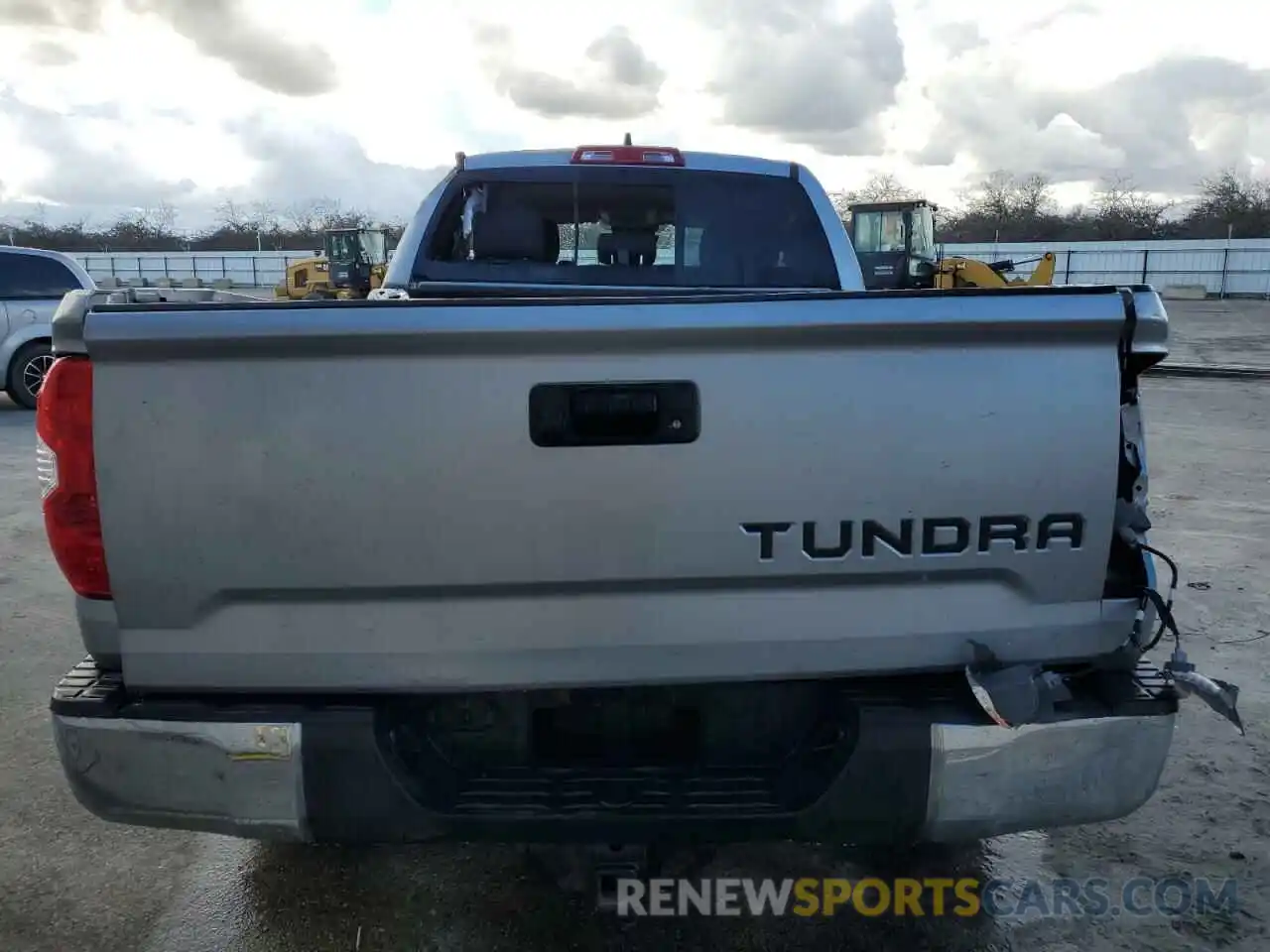 6 Photograph of a damaged car 5TFRY5F15LX256840 TOYOTA TUNDRA 2020