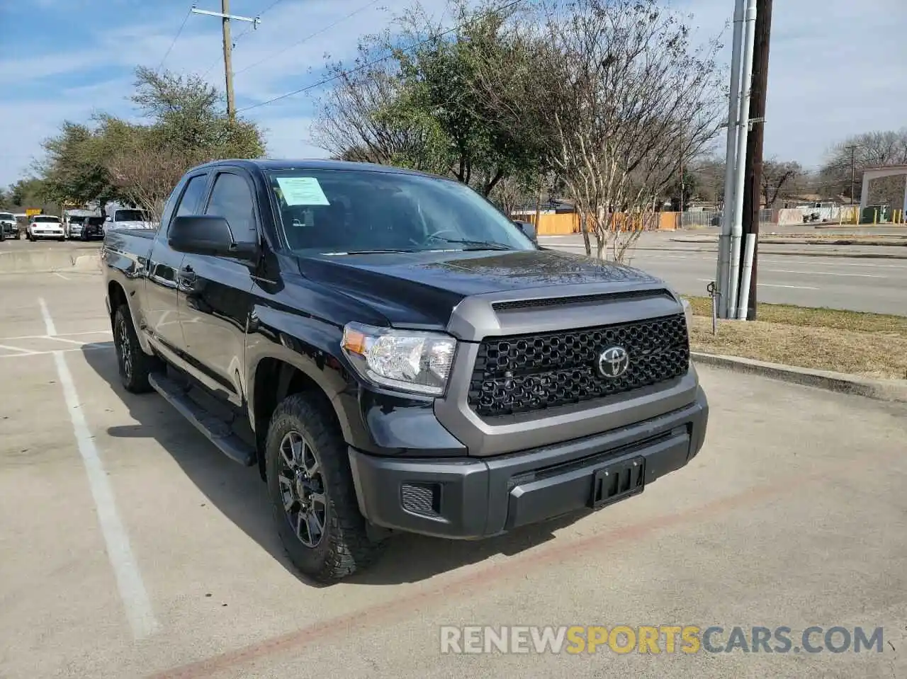 1 Photograph of a damaged car 5TFRY5F15LX267773 TOYOTA TUNDRA 2020