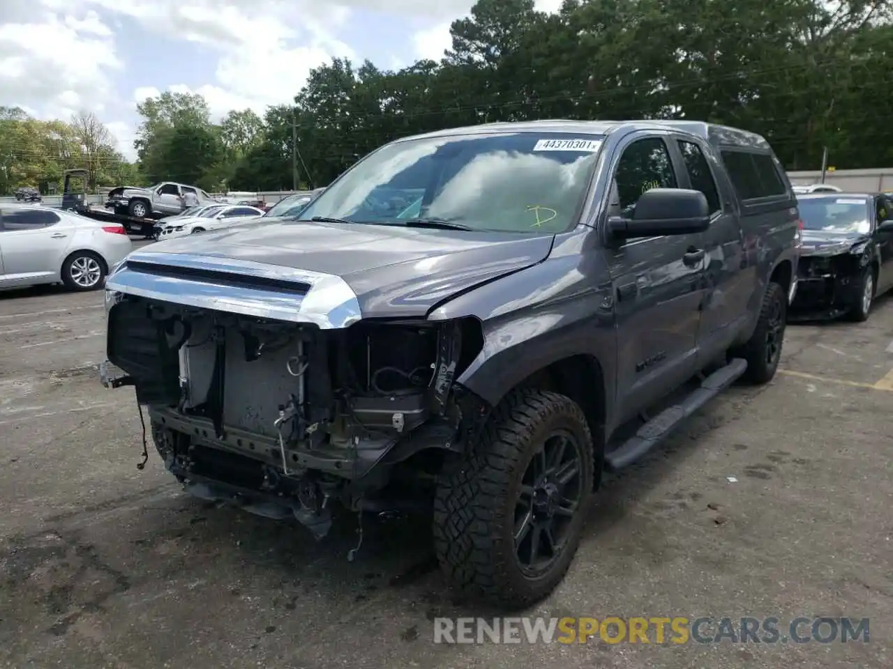 2 Photograph of a damaged car 5TFRY5F16LX267720 TOYOTA TUNDRA 2020