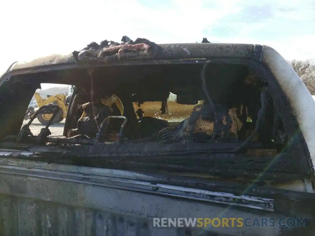 9 Photograph of a damaged car 5TFRY5F16LX268673 TOYOTA TUNDRA 2020