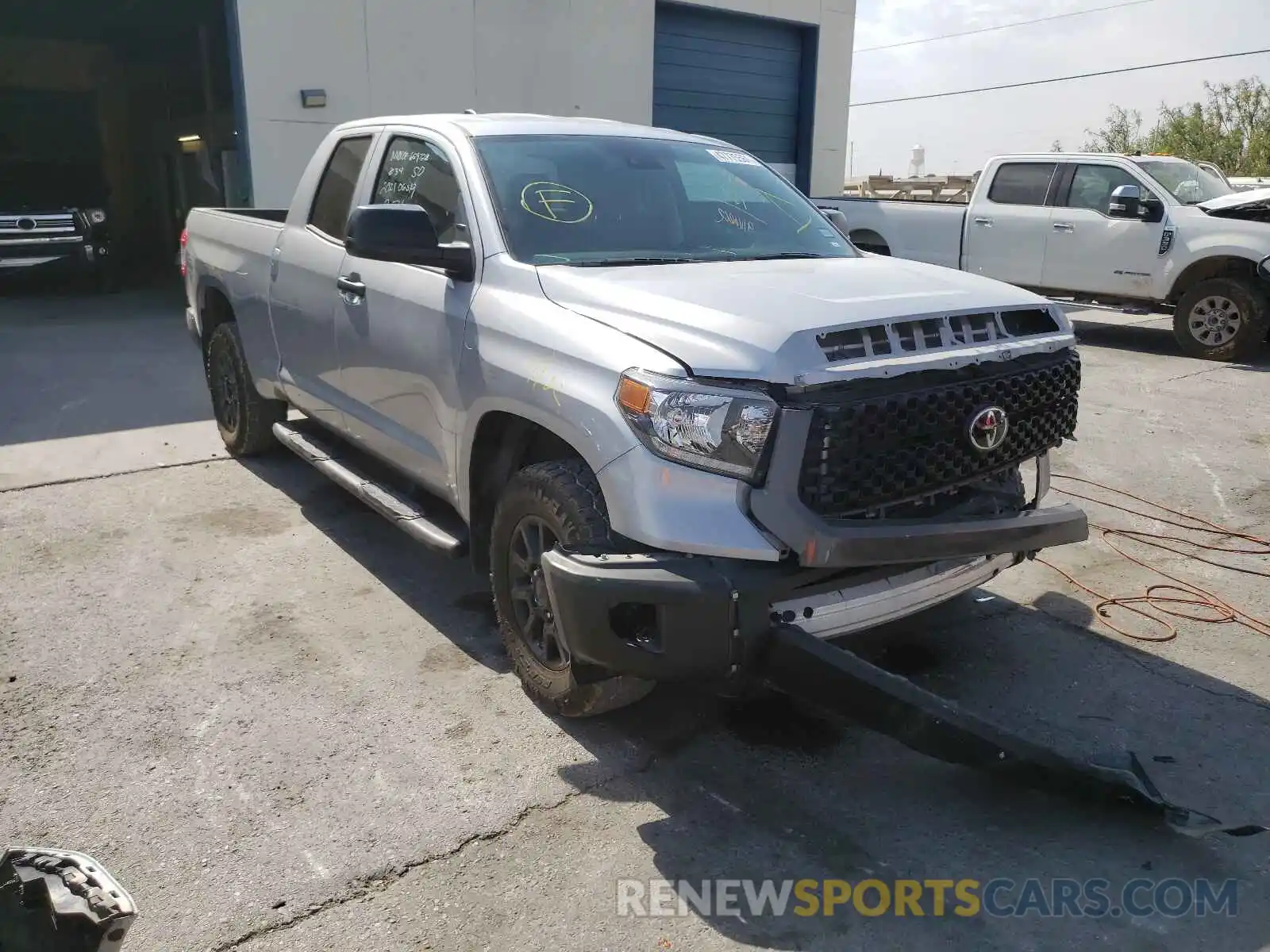 1 Photograph of a damaged car 5TFRY5F17LX269315 TOYOTA TUNDRA 2020