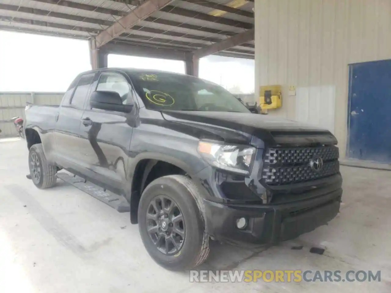 1 Photograph of a damaged car 5TFRY5F19LX266531 TOYOTA TUNDRA 2020