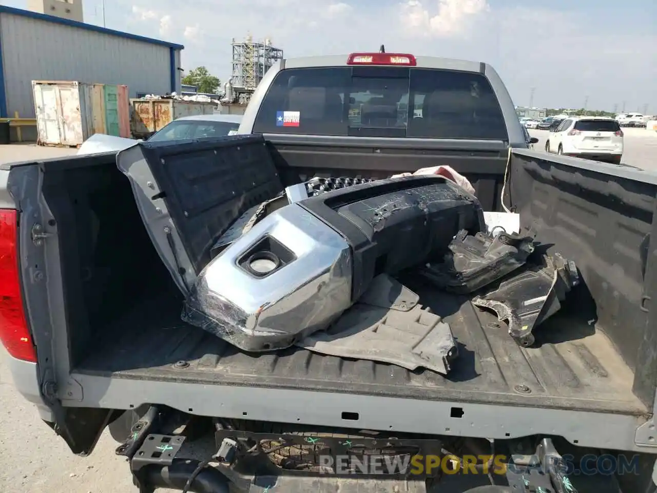 9 Photograph of a damaged car 5TFRY5F19LX268540 TOYOTA TUNDRA 2020