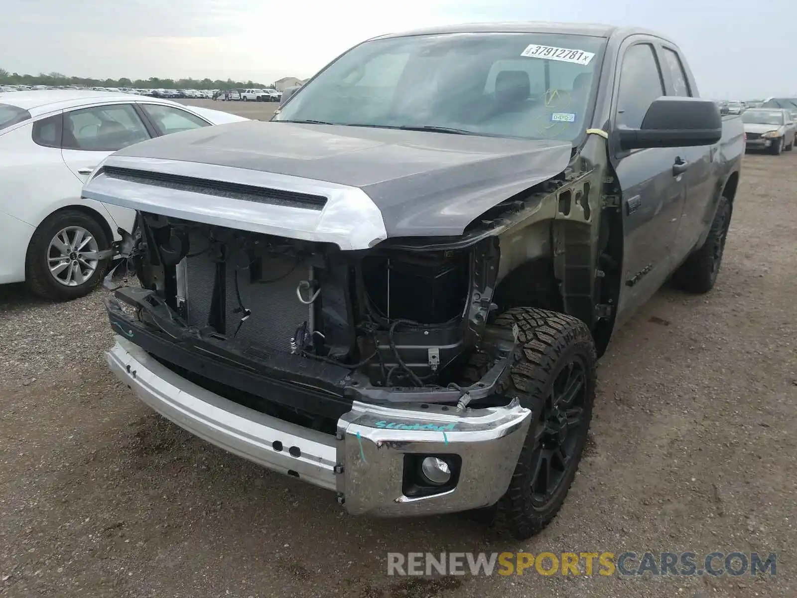 2 Photograph of a damaged car 5TFRY5F1XLX257000 TOYOTA TUNDRA 2020