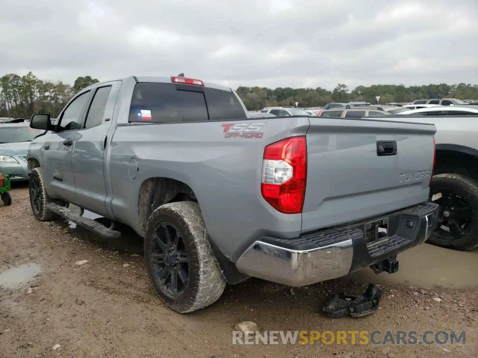 3 Photograph of a damaged car 5TFRY5F1XLX257272 TOYOTA TUNDRA 2020