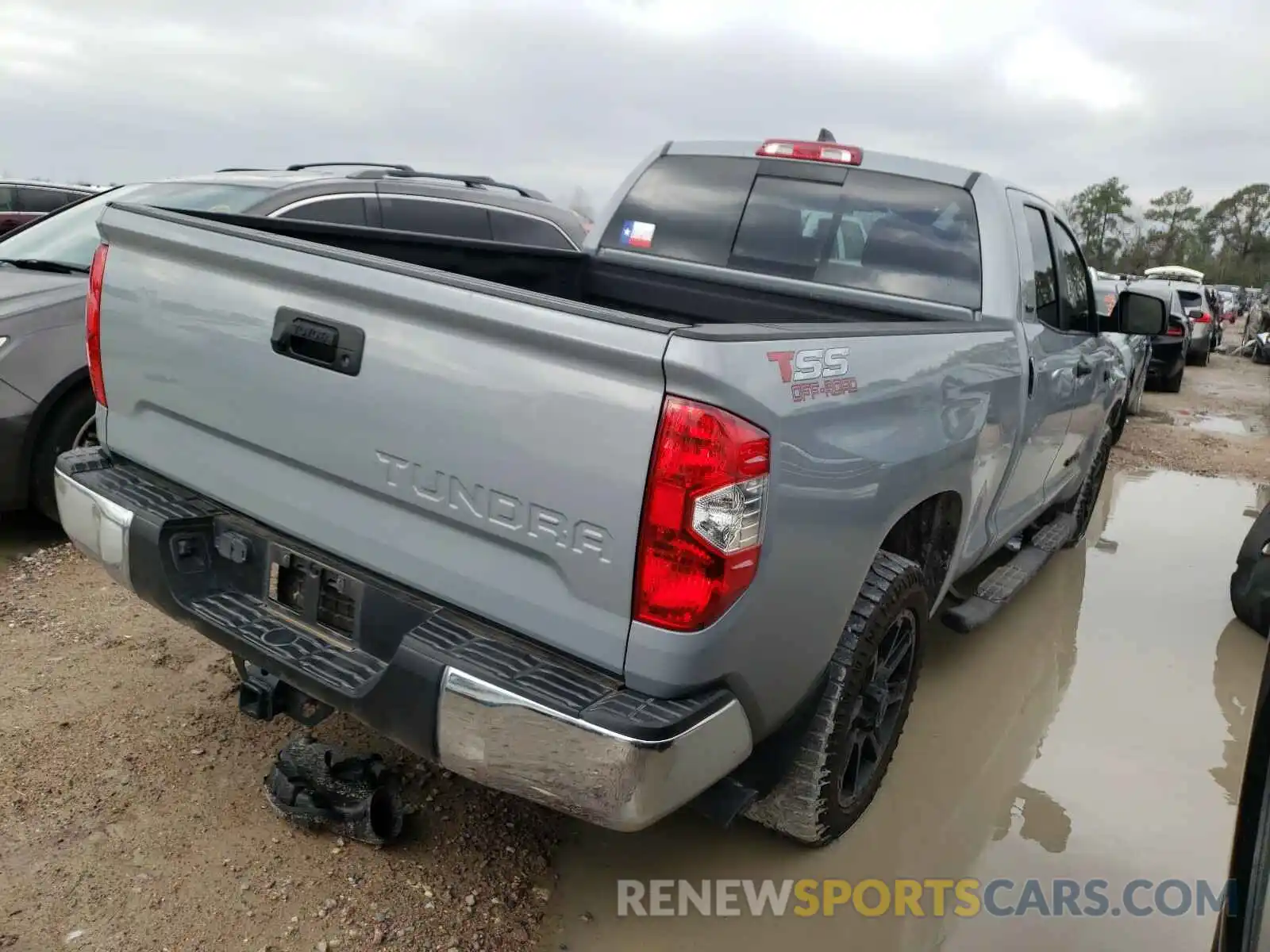 4 Photograph of a damaged car 5TFRY5F1XLX257272 TOYOTA TUNDRA 2020