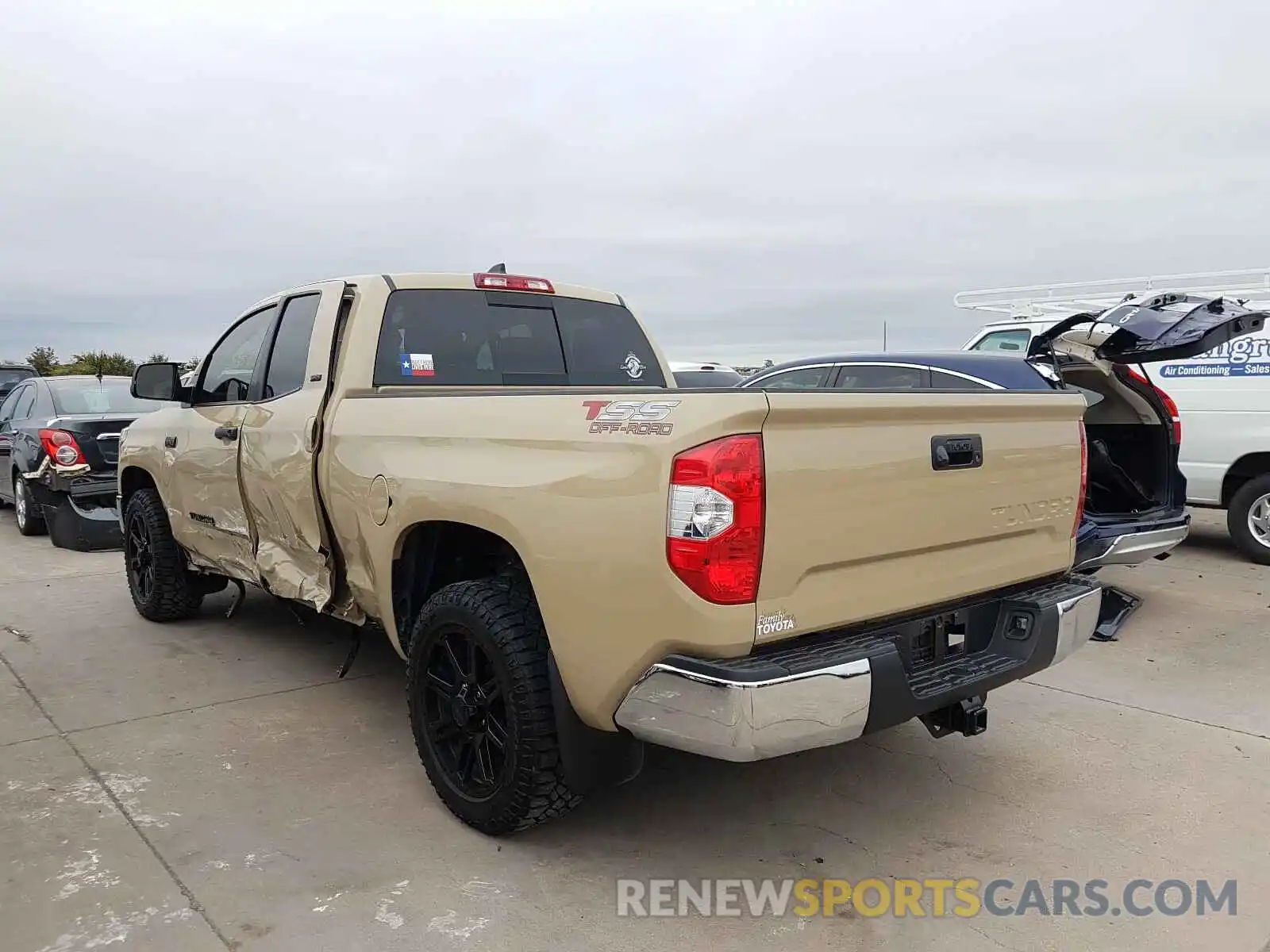 3 Photograph of a damaged car 5TFRY5F1XLX258079 TOYOTA TUNDRA 2020