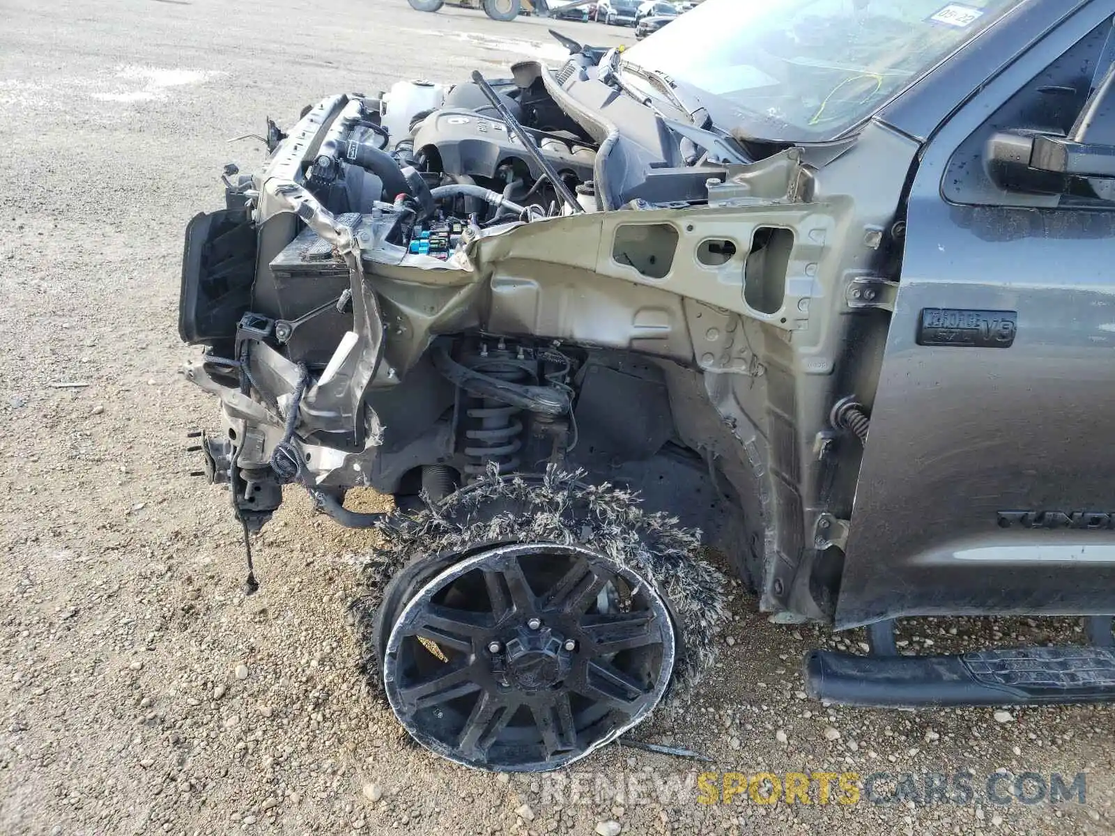 9 Фотография поврежденного автомобиля 5TFRY5F1XLX259233 TOYOTA TUNDRA 2020