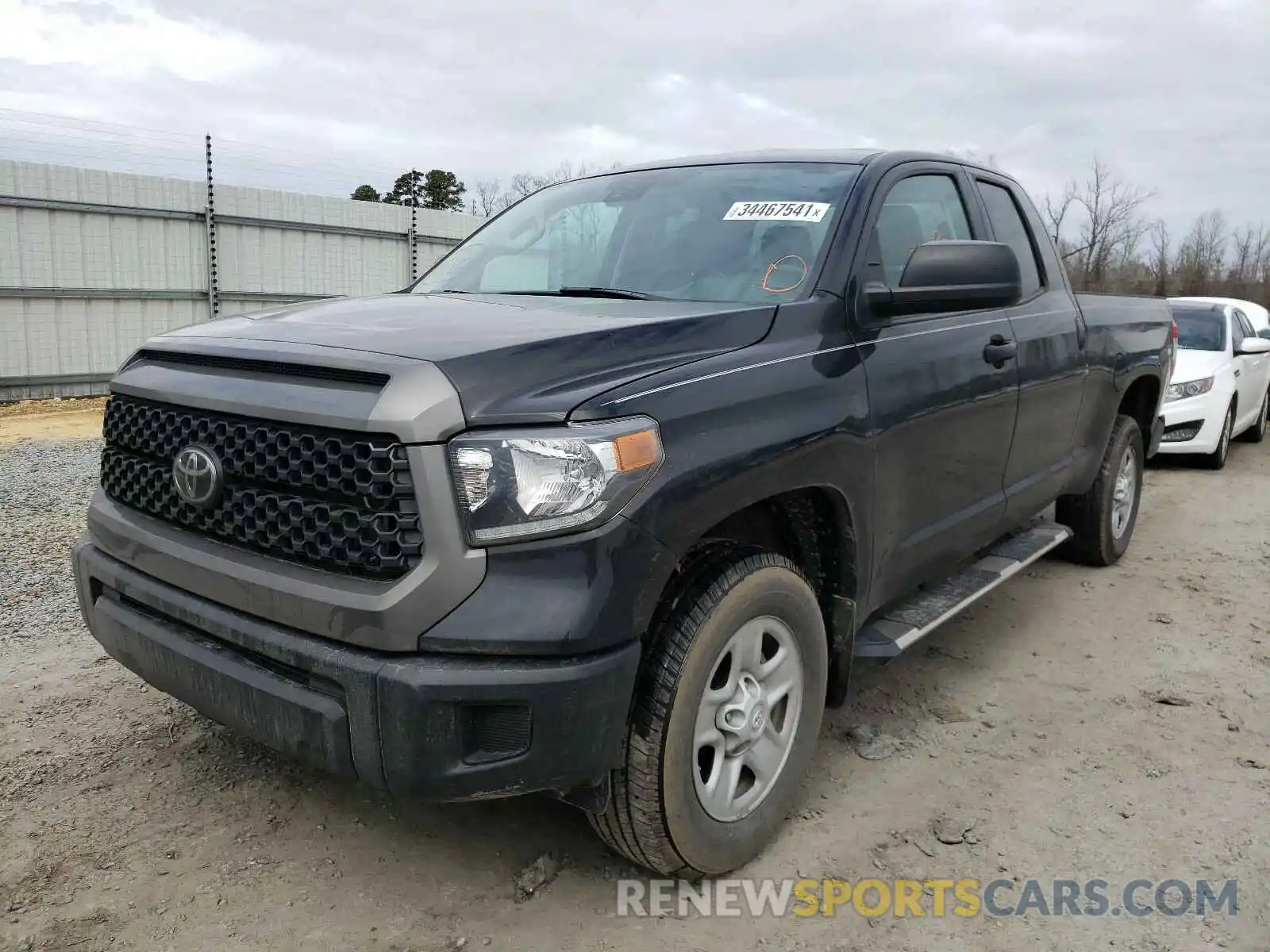 2 Photograph of a damaged car 5TFRY5F1XLX260432 TOYOTA TUNDRA 2020