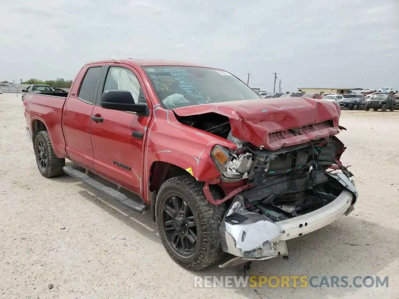 1 Photograph of a damaged car 5TFRY5F1XLX270829 TOYOTA TUNDRA 2020