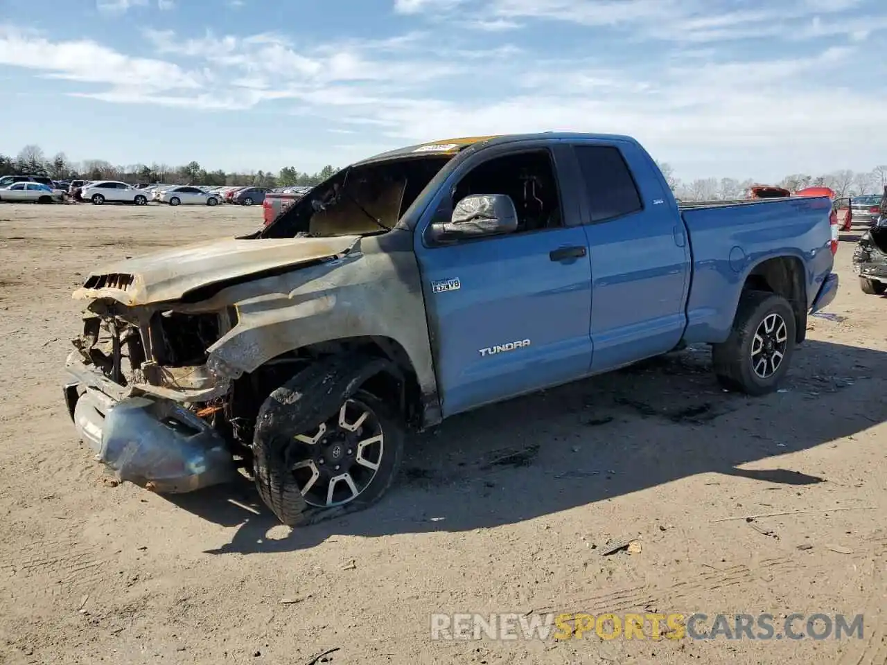 1 Photograph of a damaged car 5TFUY5F10LX884511 TOYOTA TUNDRA 2020