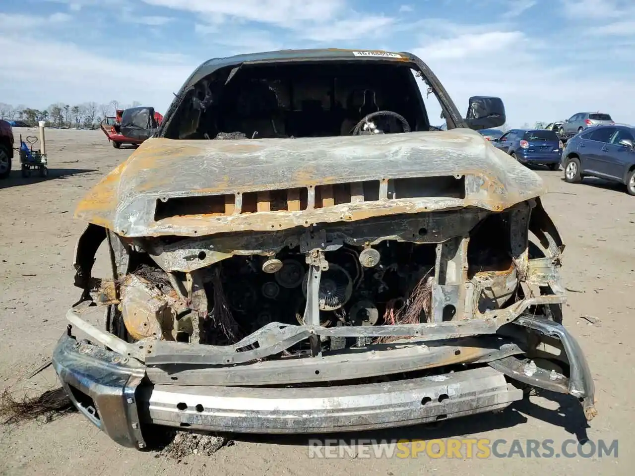 5 Photograph of a damaged car 5TFUY5F10LX884511 TOYOTA TUNDRA 2020