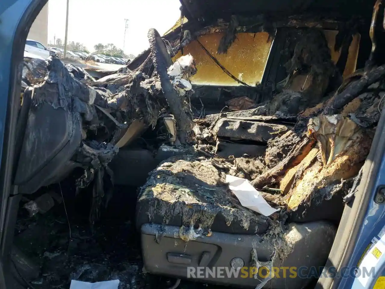 7 Photograph of a damaged car 5TFUY5F10LX884511 TOYOTA TUNDRA 2020