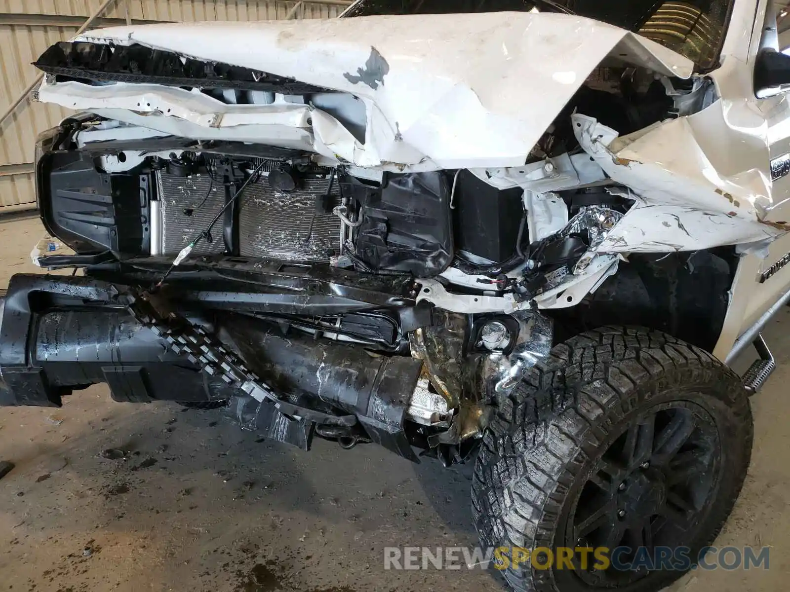 9 Photograph of a damaged car 5TFUY5F10LX893919 TOYOTA TUNDRA 2020