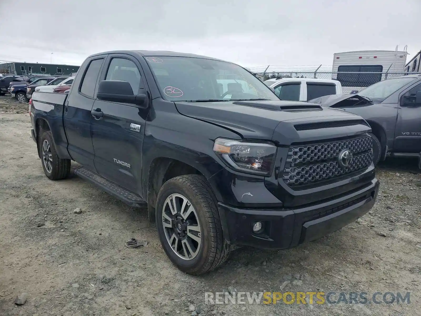 1 Photograph of a damaged car 5TFUY5F10LX943895 TOYOTA TUNDRA 2020