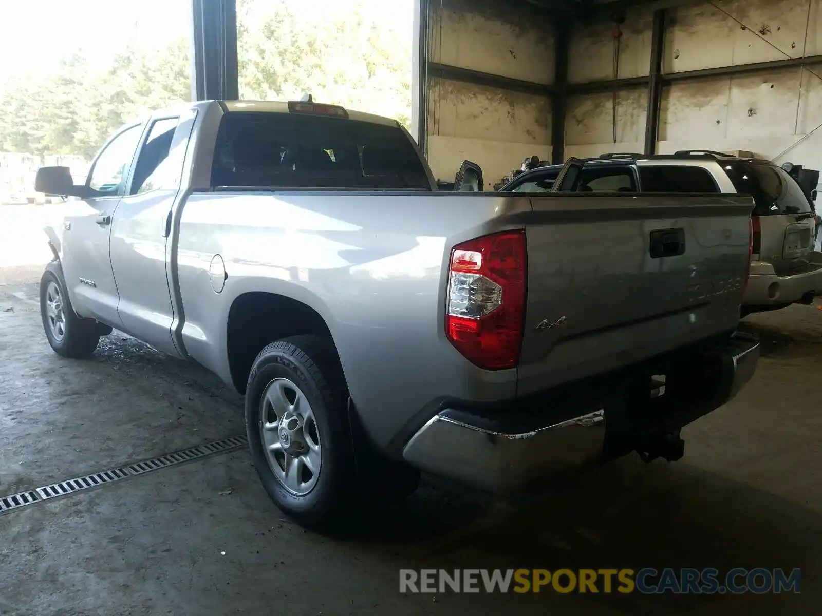 3 Photograph of a damaged car 5TFUY5F10LX944190 TOYOTA TUNDRA 2020