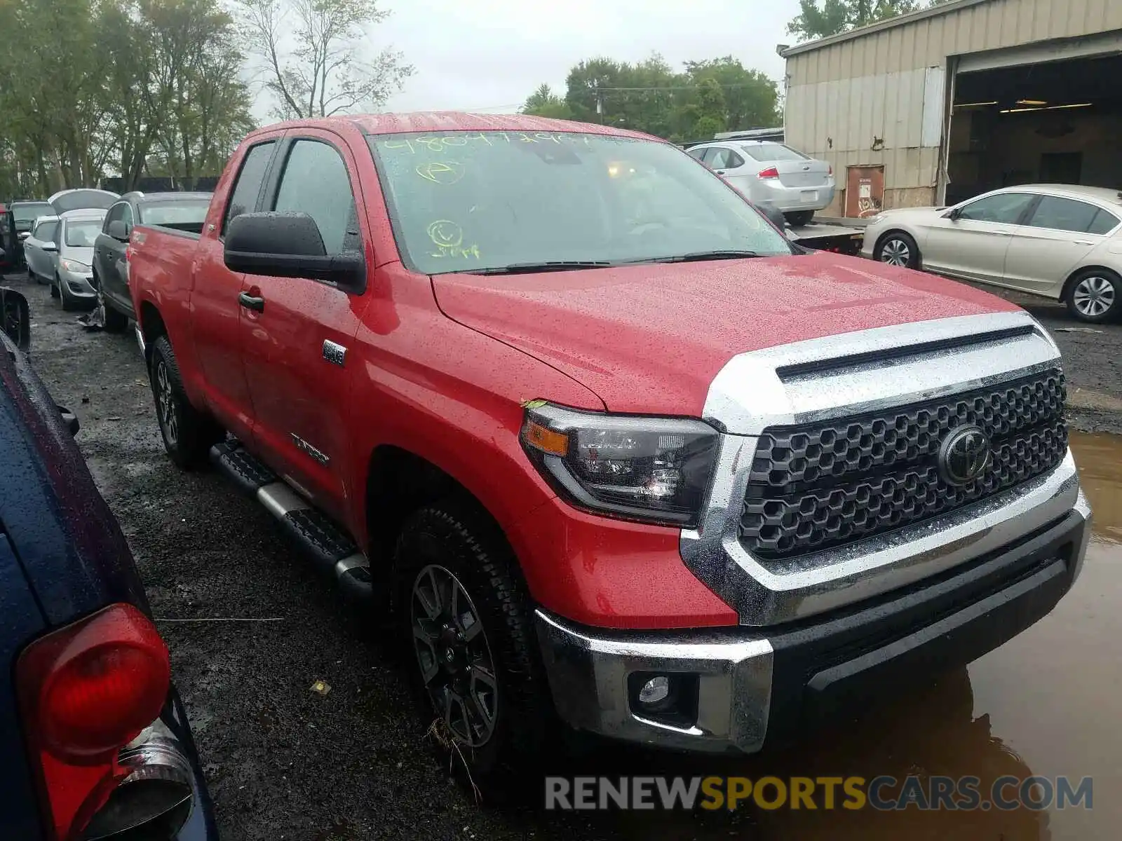 1 Photograph of a damaged car 5TFUY5F11LX902482 TOYOTA TUNDRA 2020