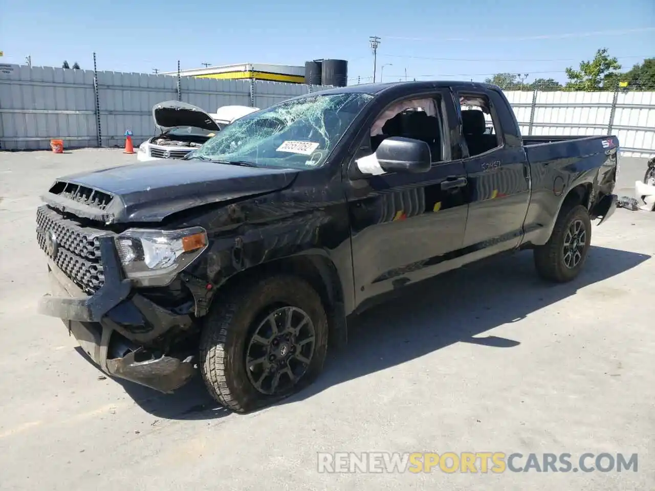 2 Photograph of a damaged car 5TFUY5F11LX921016 TOYOTA TUNDRA 2020