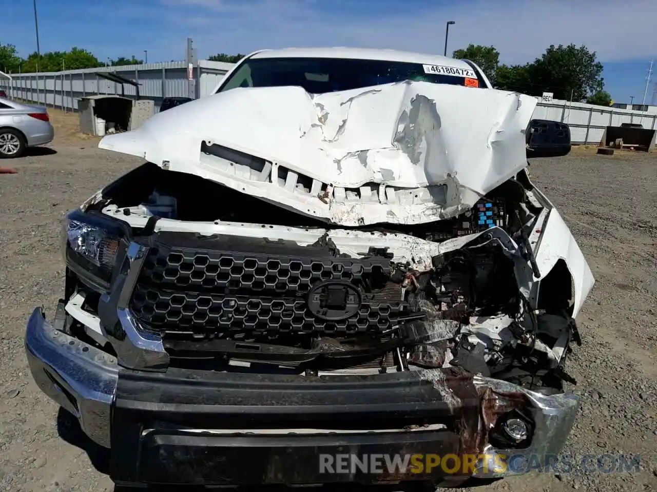 9 Photograph of a damaged car 5TFUY5F11LX942822 TOYOTA TUNDRA 2020