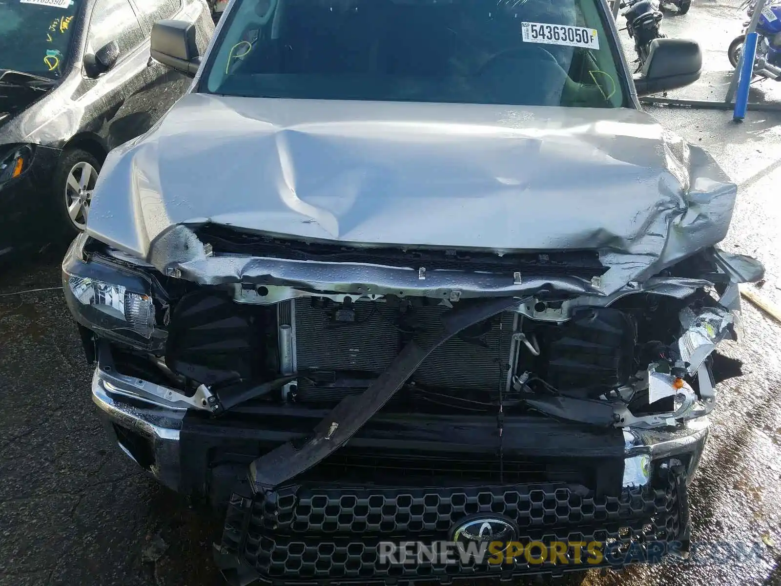 7 Фотография поврежденного автомобиля 5TFUY5F12LX891671 TOYOTA TUNDRA 2020