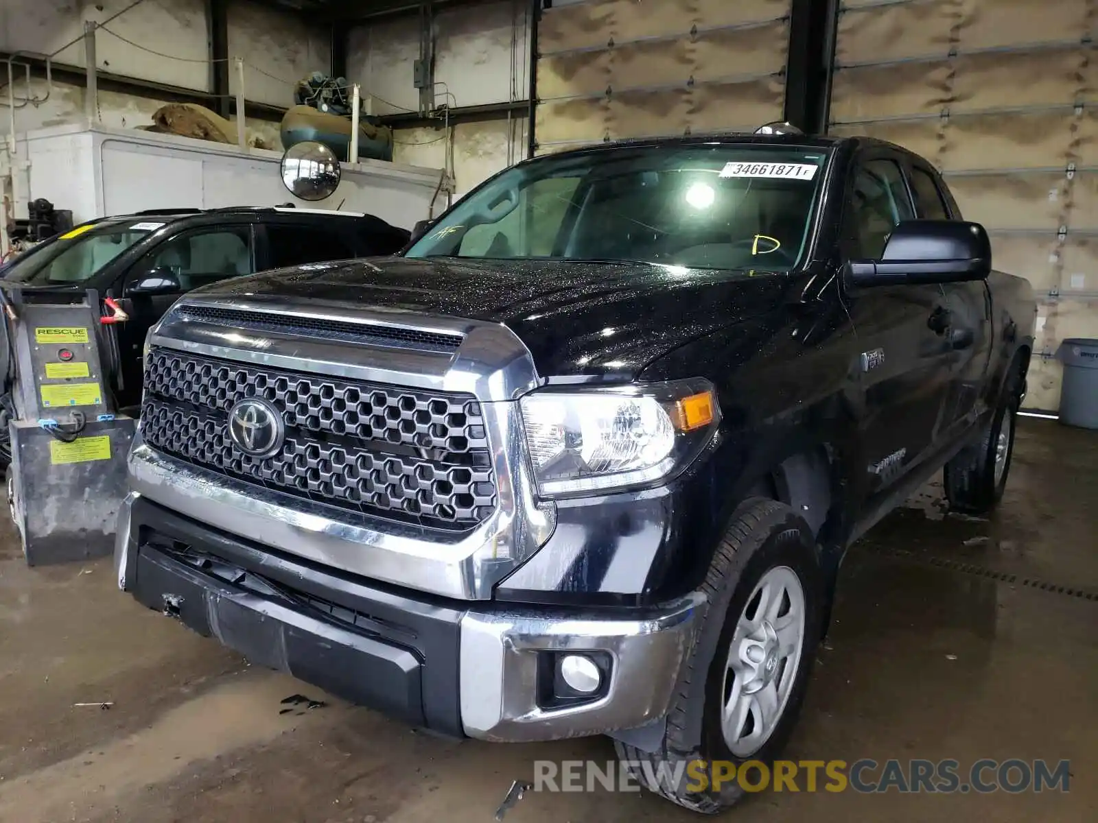 2 Photograph of a damaged car 5TFUY5F12LX923177 TOYOTA TUNDRA 2020