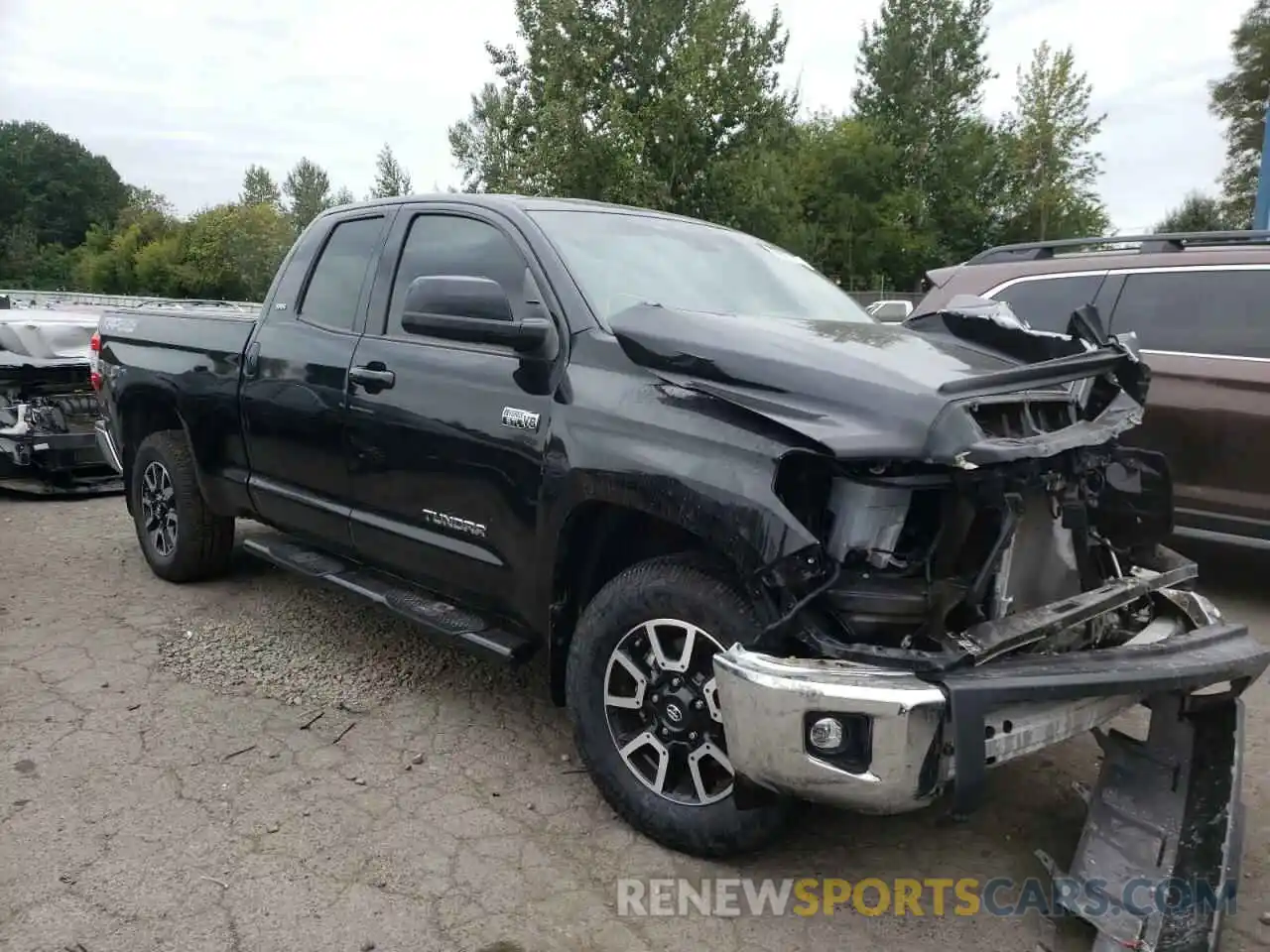 1 Photograph of a damaged car 5TFUY5F12LX929657 TOYOTA TUNDRA 2020