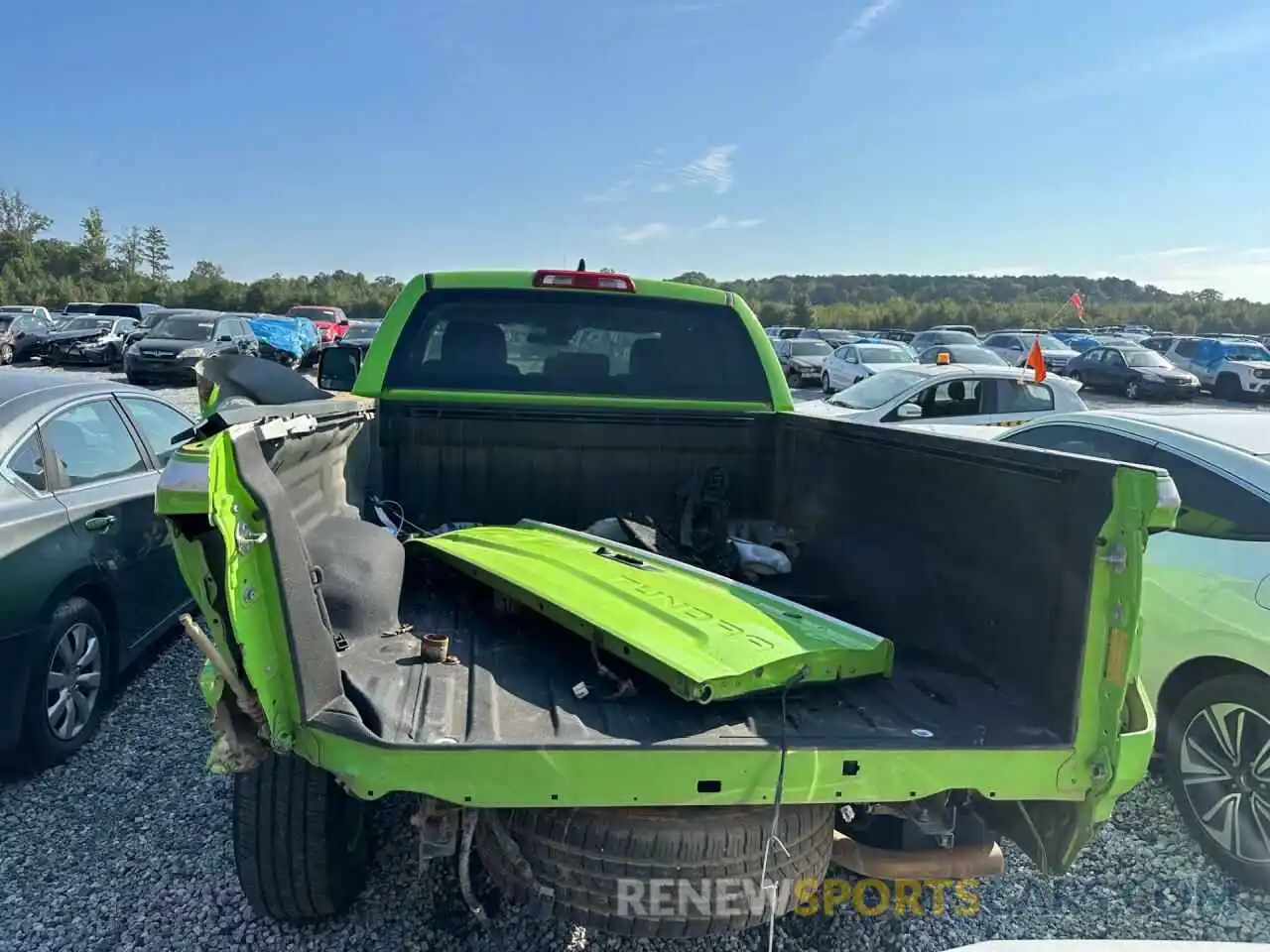 6 Photograph of a damaged car 5TFUY5F12LX944174 TOYOTA TUNDRA 2020