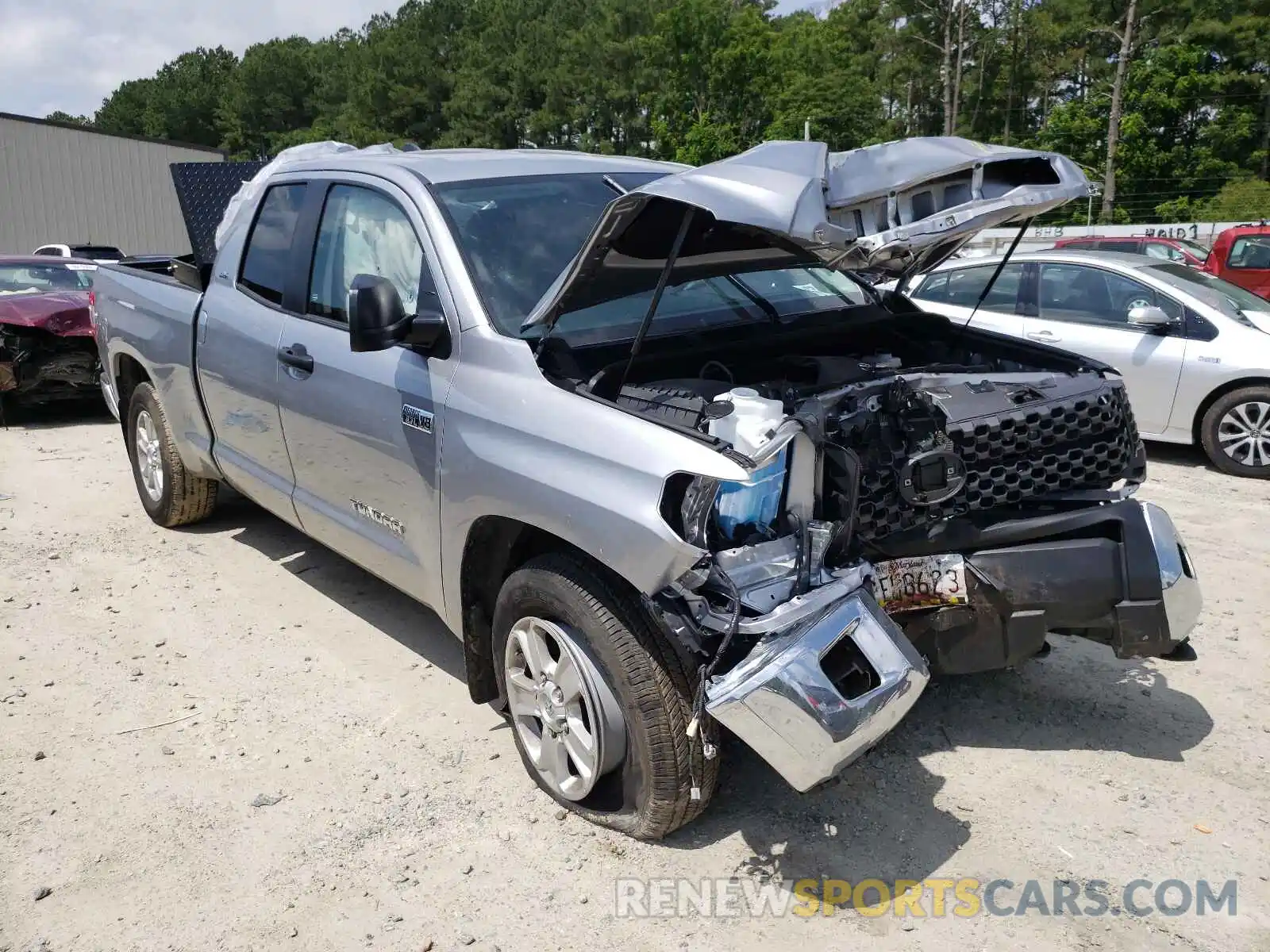 1 Photograph of a damaged car 5TFUY5F12LX944515 TOYOTA TUNDRA 2020