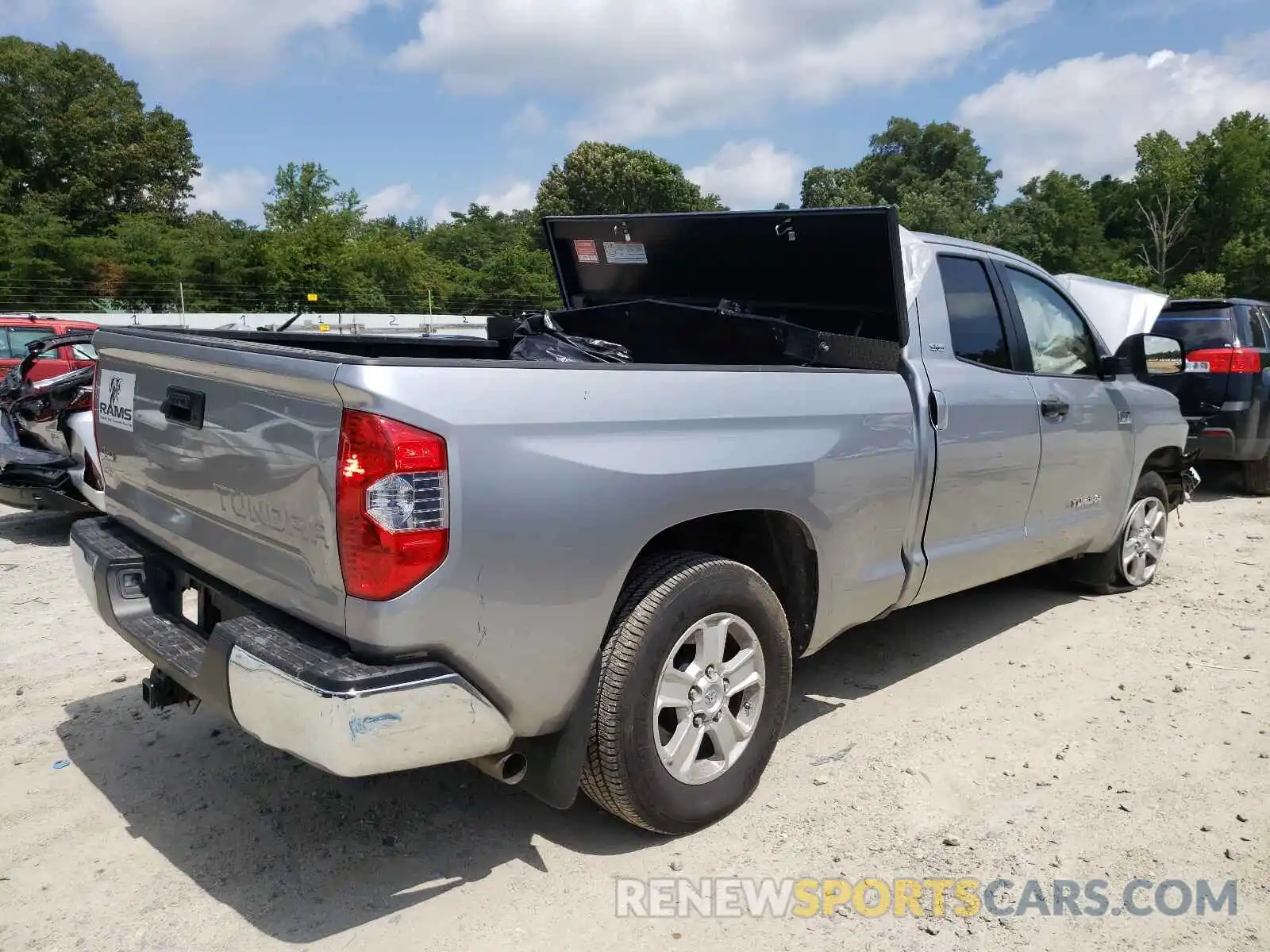 4 Photograph of a damaged car 5TFUY5F12LX944515 TOYOTA TUNDRA 2020