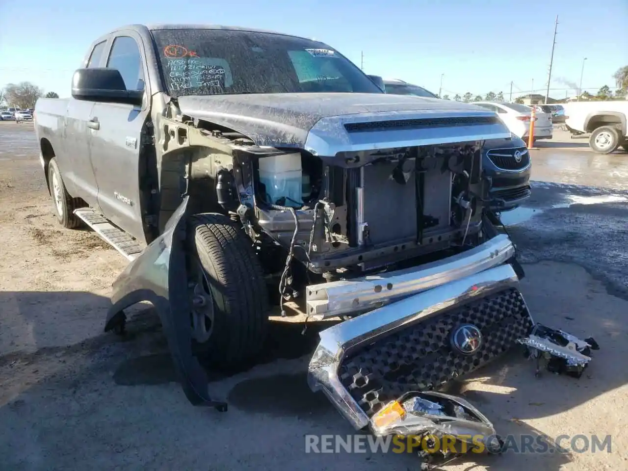 1 Photograph of a damaged car 5TFUY5F12LX951349 TOYOTA TUNDRA 2020