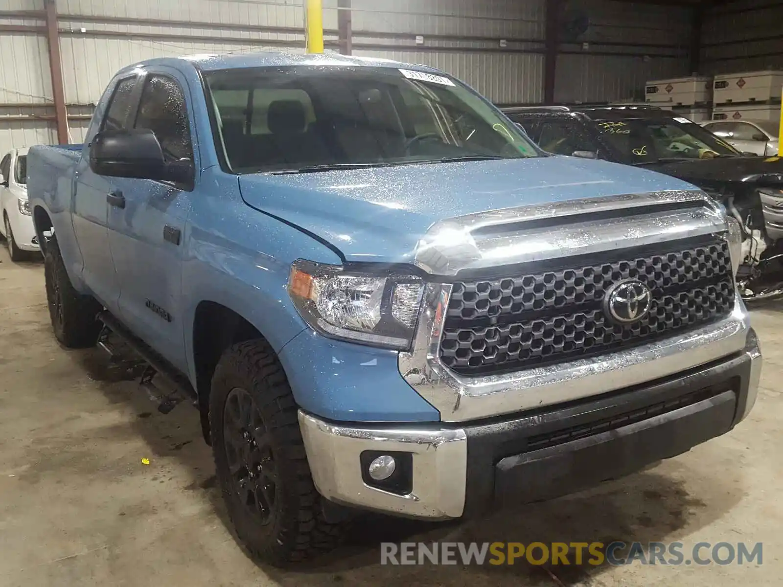 1 Photograph of a damaged car 5TFUY5F12LX951724 TOYOTA TUNDRA 2020