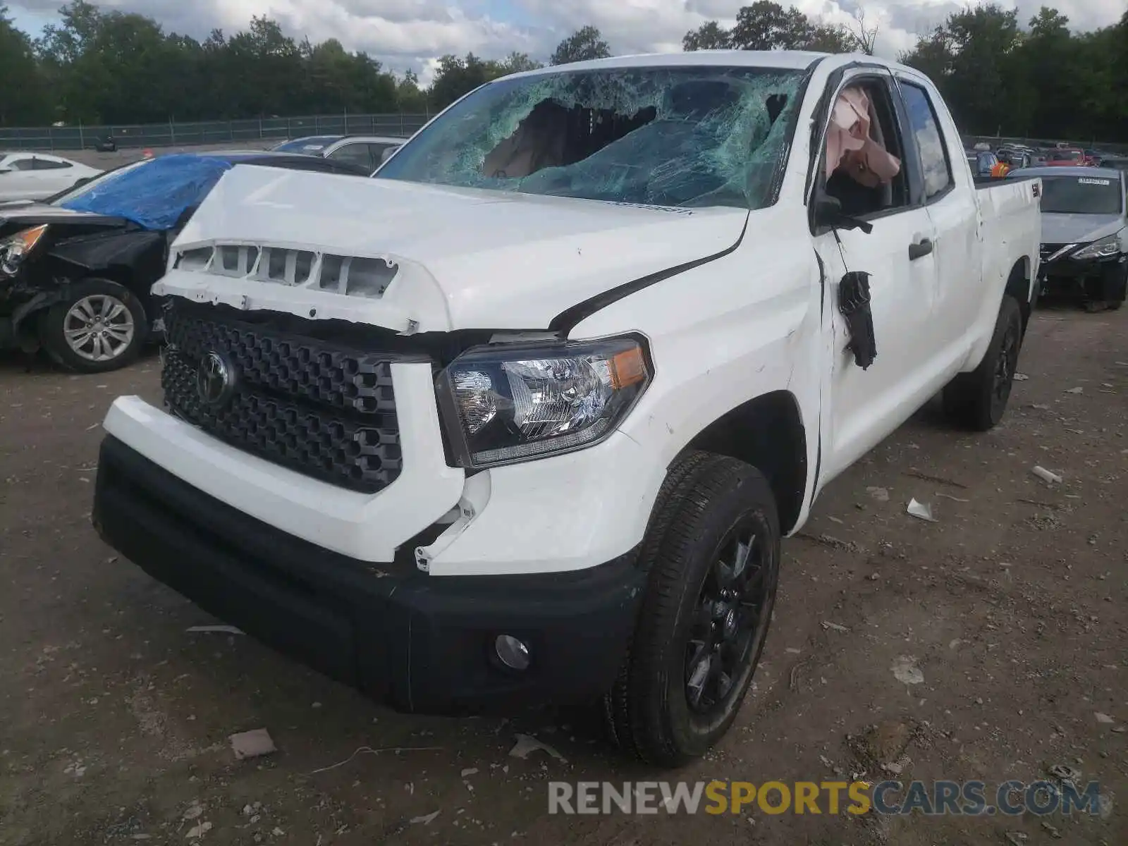 2 Photograph of a damaged car 5TFUY5F13LX883739 TOYOTA TUNDRA 2020