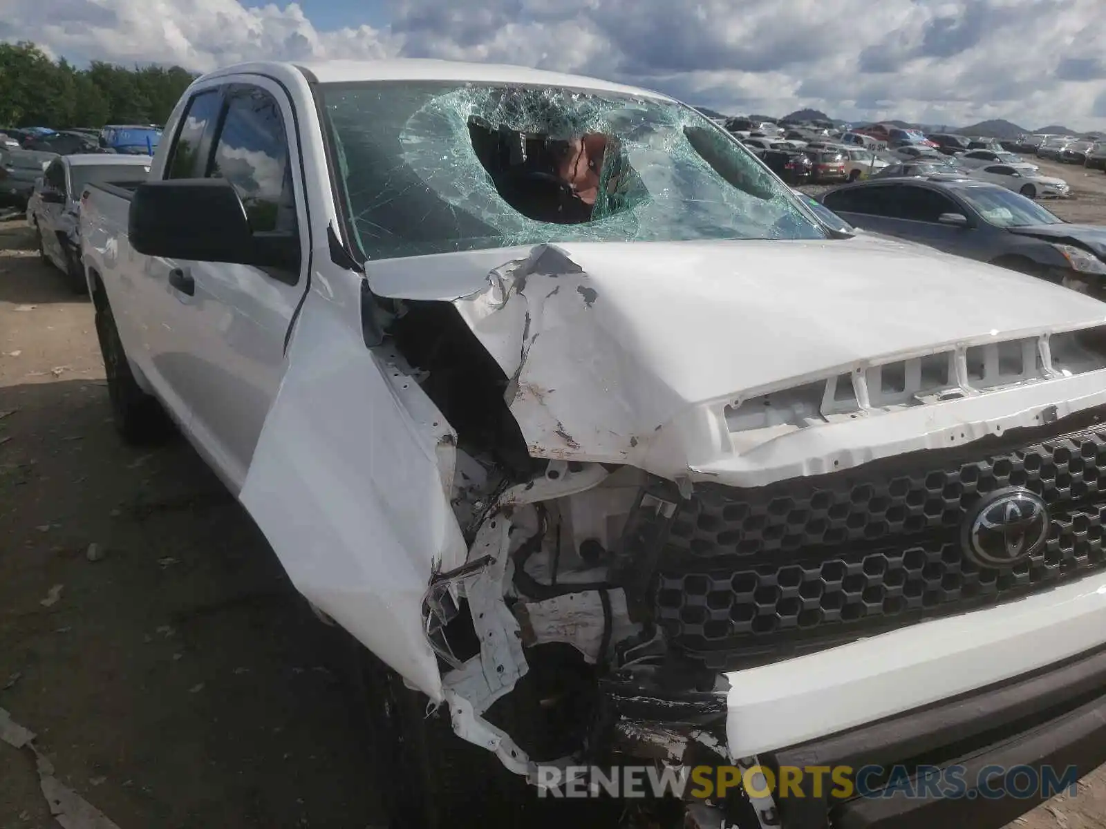 9 Photograph of a damaged car 5TFUY5F13LX883739 TOYOTA TUNDRA 2020