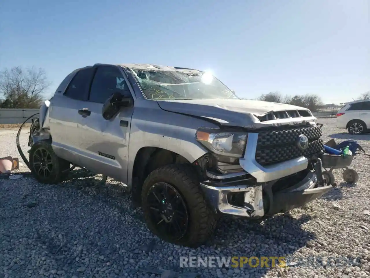 1 Photograph of a damaged car 5TFUY5F13LX888763 TOYOTA TUNDRA 2020