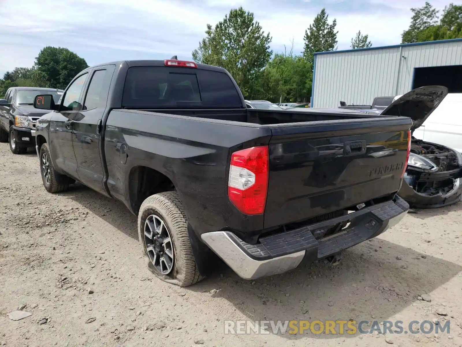 3 Photograph of a damaged car 5TFUY5F13LX890108 TOYOTA TUNDRA 2020