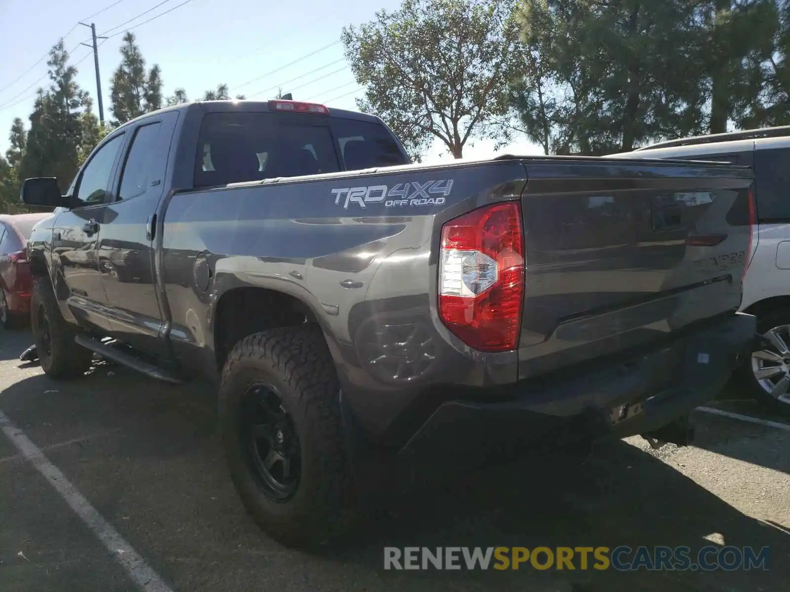 3 Photograph of a damaged car 5TFUY5F14LX913010 TOYOTA TUNDRA 2020