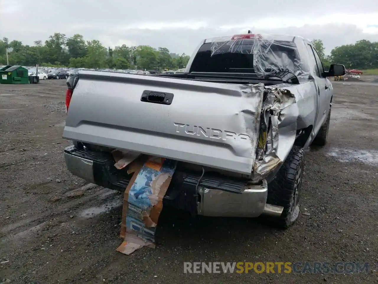 9 Photograph of a damaged car 5TFUY5F14LX936755 TOYOTA TUNDRA 2020