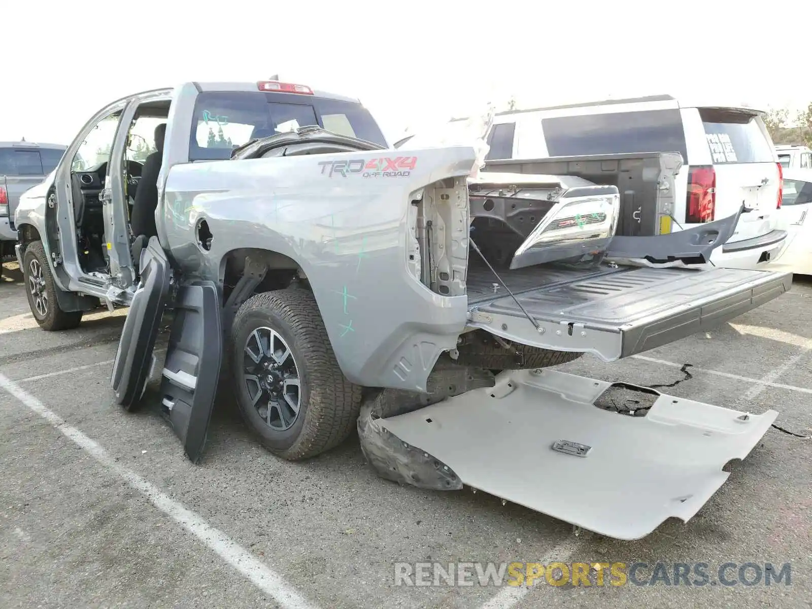 3 Photograph of a damaged car 5TFUY5F15LX904901 TOYOTA TUNDRA 2020