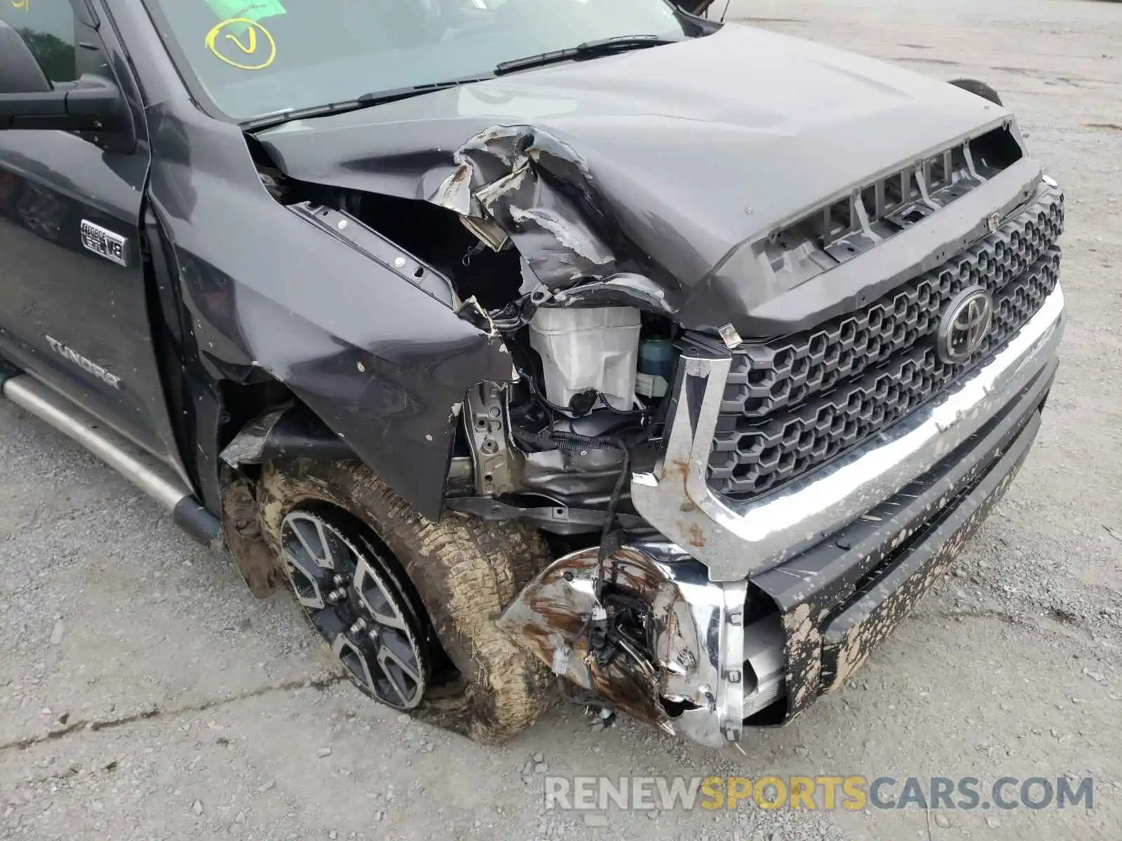 9 Photograph of a damaged car 5TFUY5F16LX886764 TOYOTA TUNDRA 2020