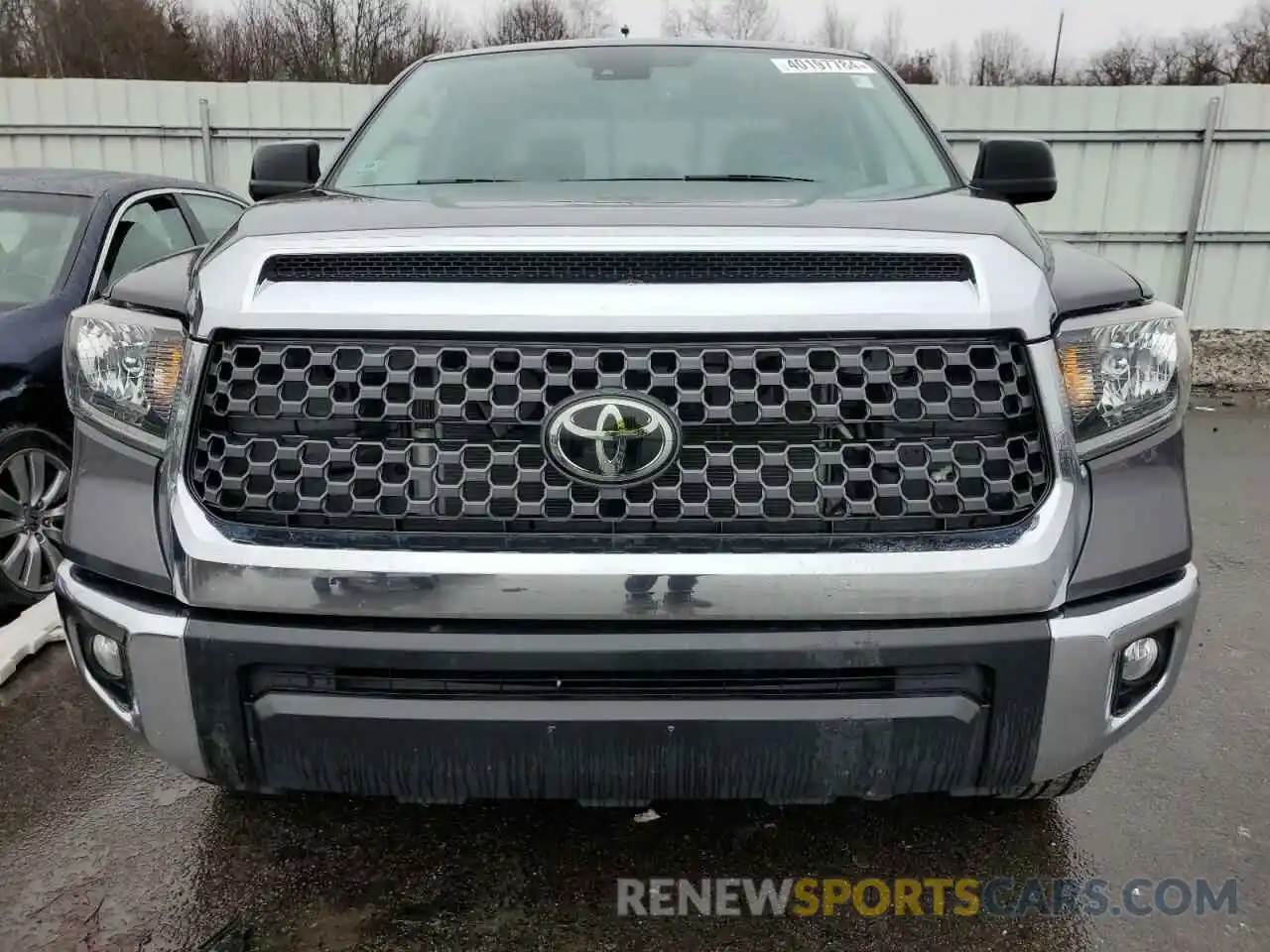 5 Photograph of a damaged car 5TFUY5F16LX943741 TOYOTA TUNDRA 2020