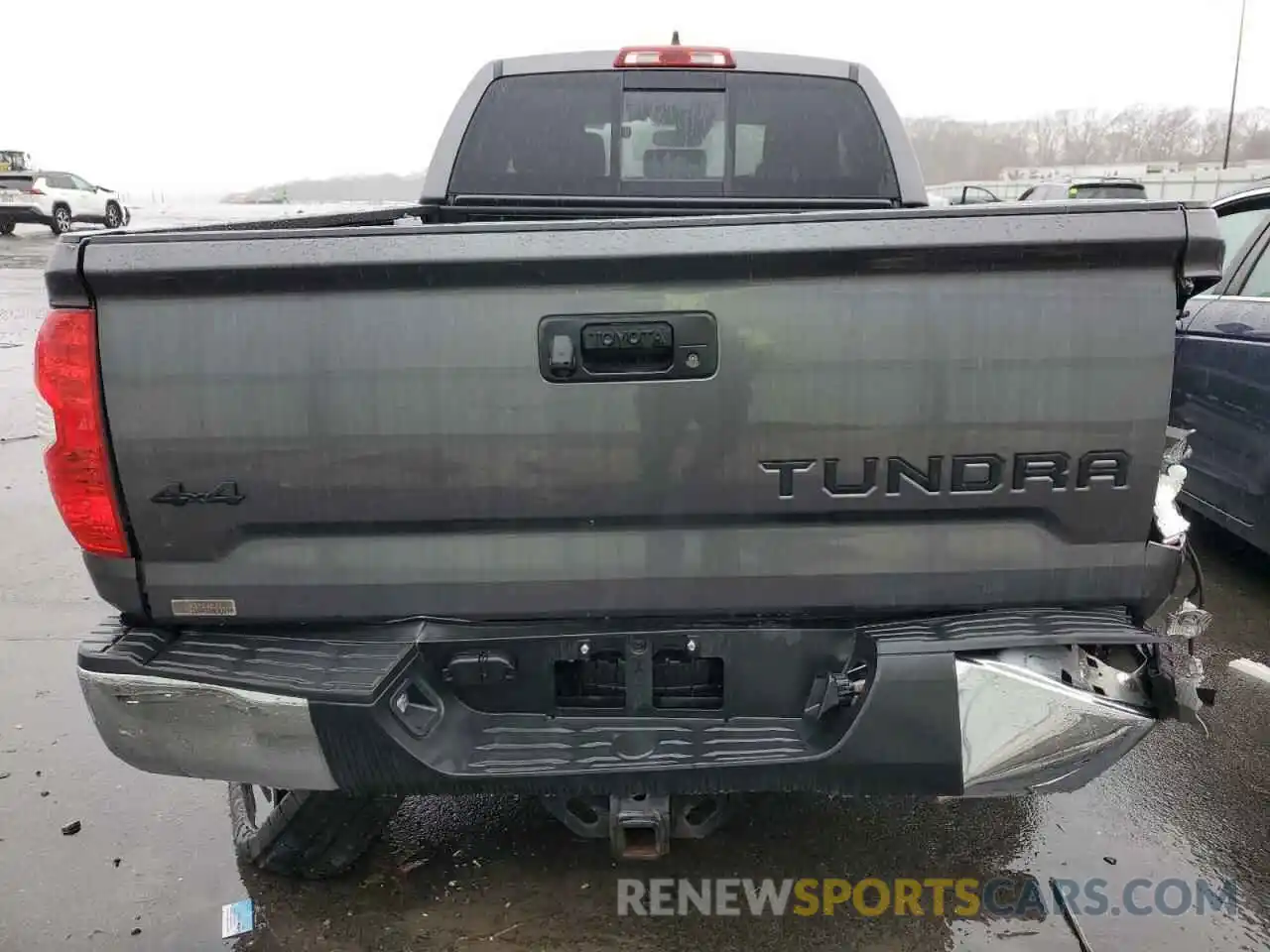 6 Photograph of a damaged car 5TFUY5F16LX943741 TOYOTA TUNDRA 2020