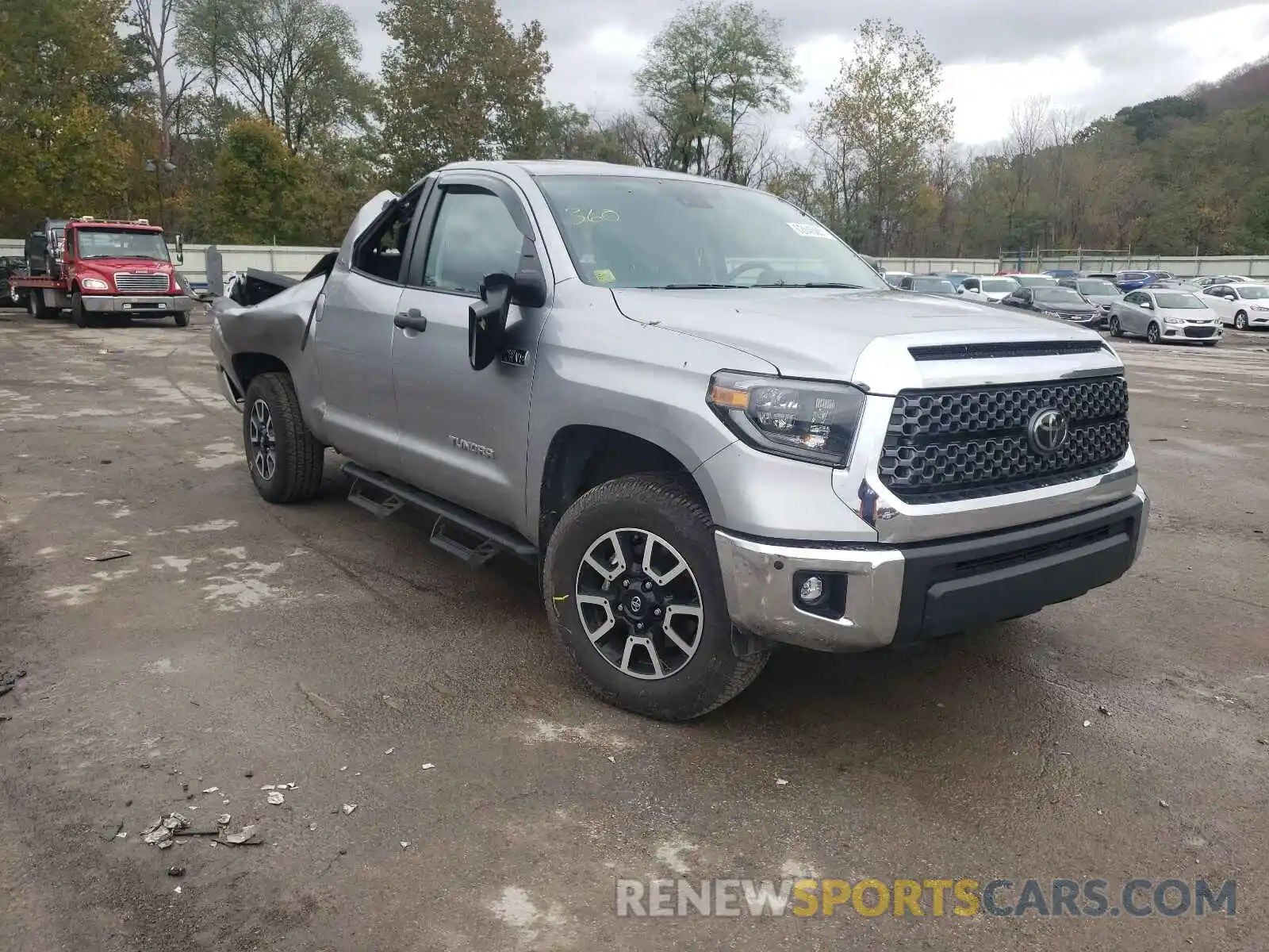 1 Photograph of a damaged car 5TFUY5F16LX954111 TOYOTA TUNDRA 2020