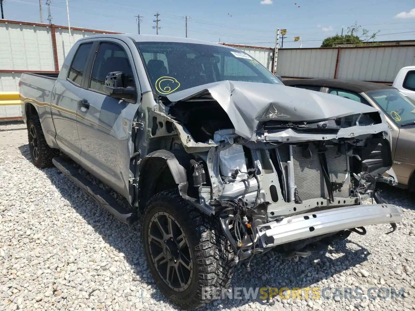 1 Photograph of a damaged car 5TFUY5F17LX875465 TOYOTA TUNDRA 2020